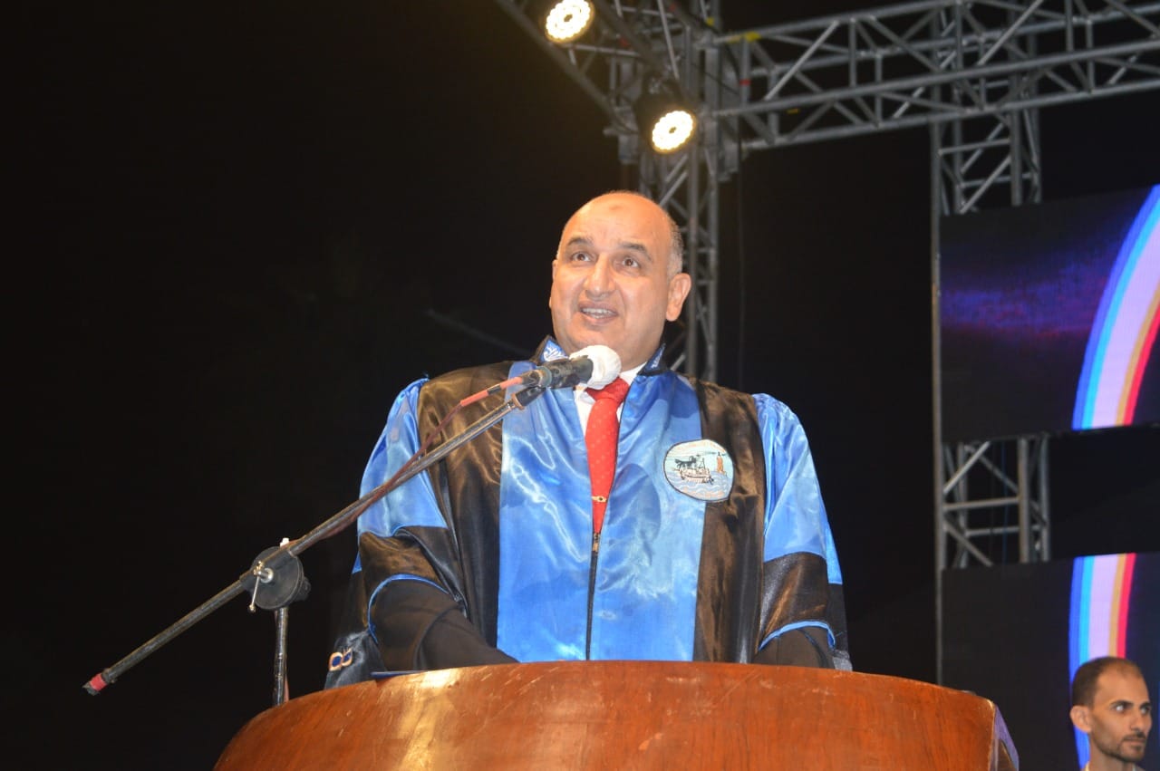 commerce.deangraduation.english75