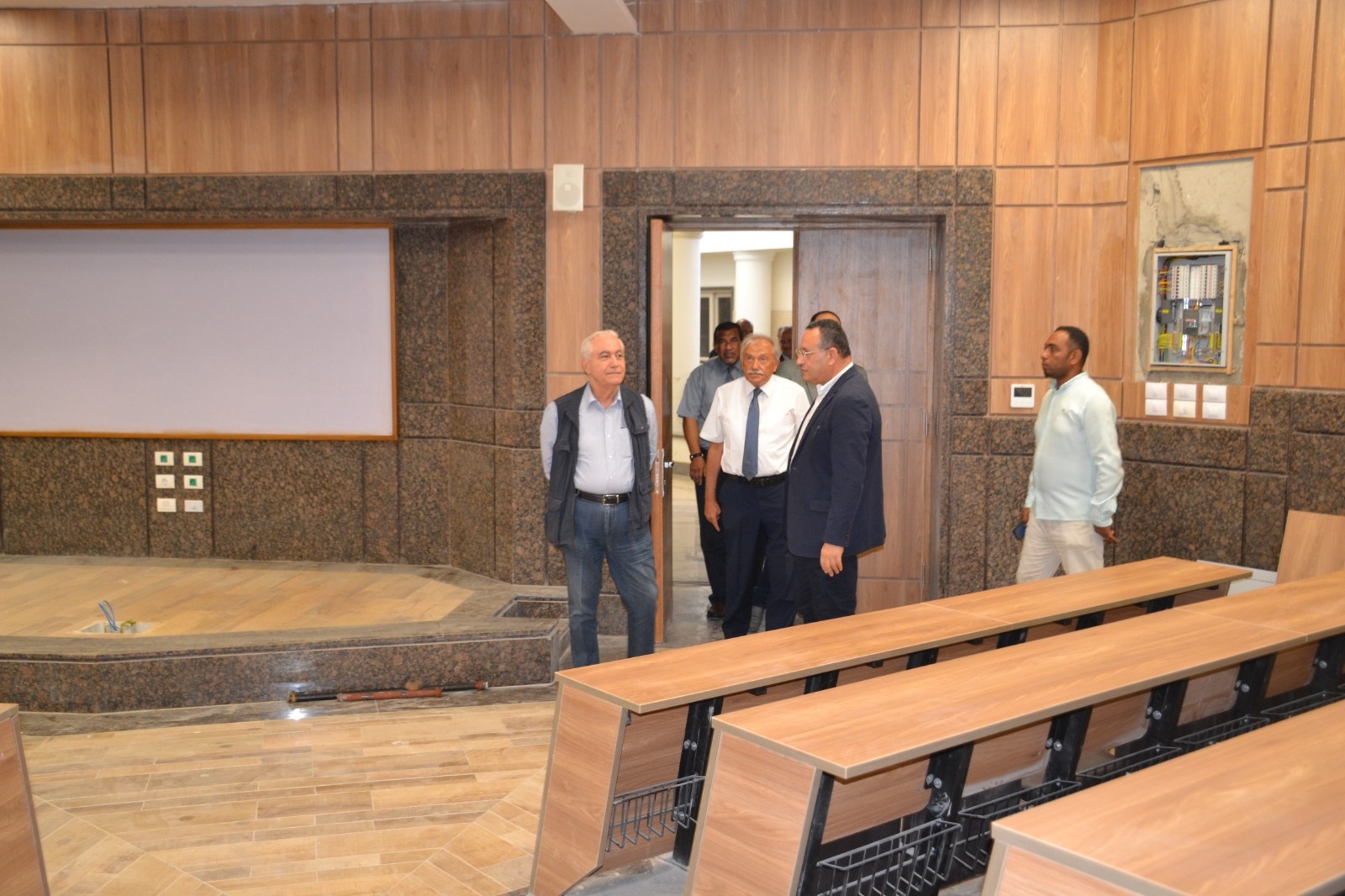 df4ba01a f528 49fe 94f3 cc1333060e04