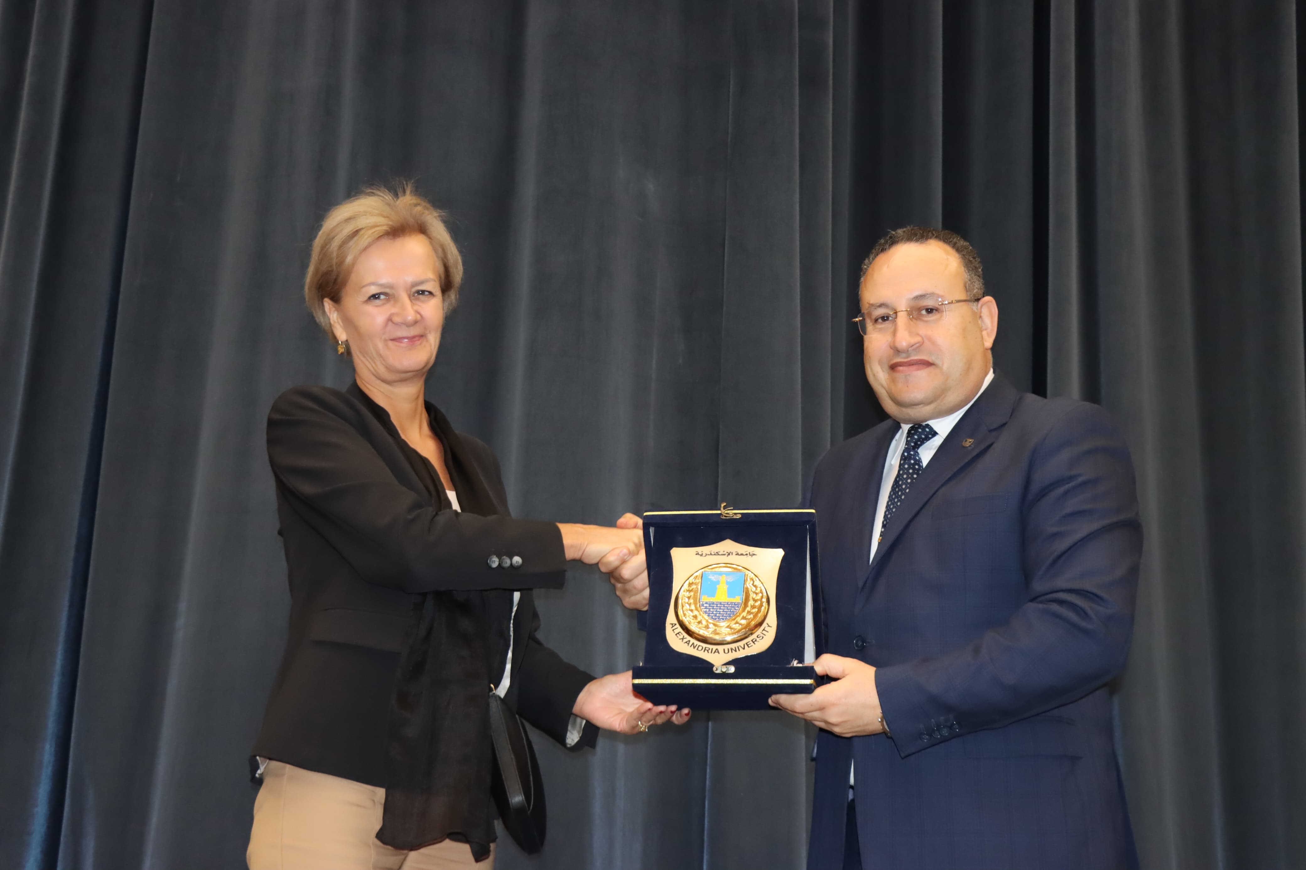 f01db322 8517 40d2 a44b a3abc54a267d